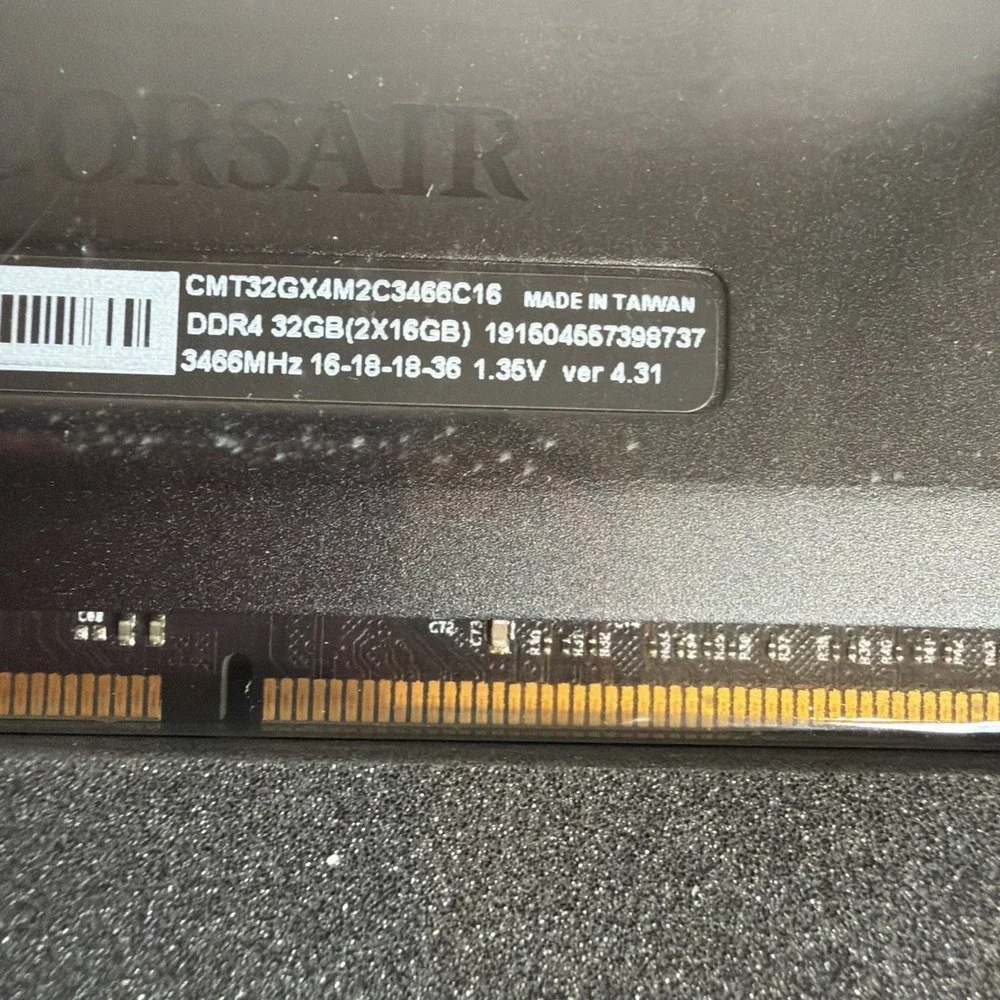 Corsair Dominator Platinum RGB 32GB (2x16GB) DDR4 RAM 3466MHz CMT32GX4M2C3466C16